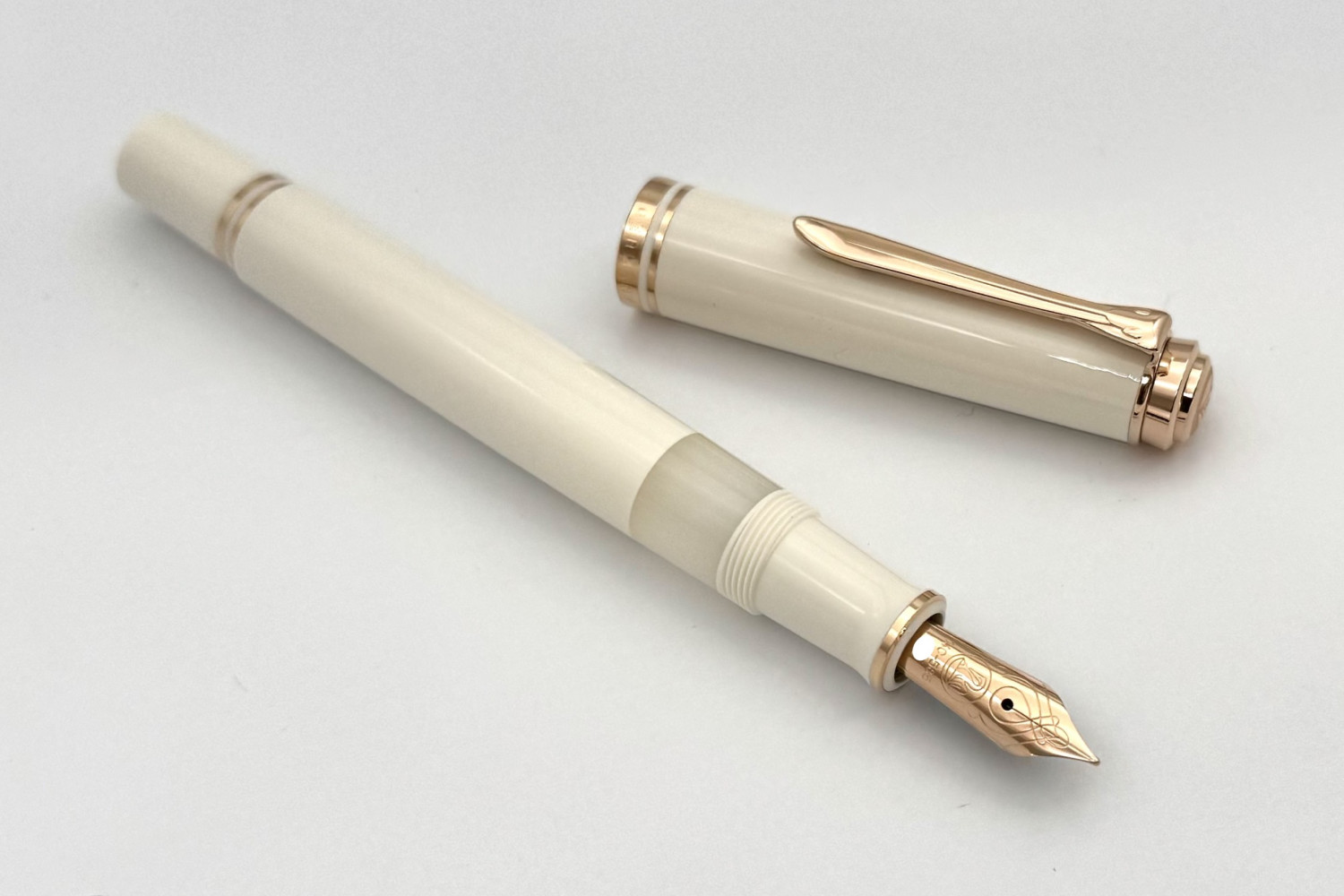 PelikanSESouveranM600WhiteRoseGoldFP_2